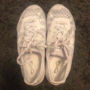 Nfinity cheer shoes